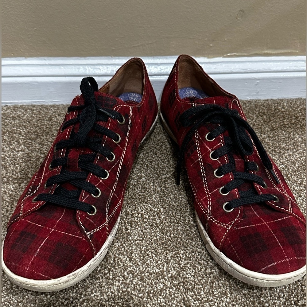 New Borns Black and Red Checkered Shoes